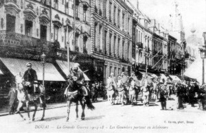 1914 Douai Emir Khaled goumiers partant en éclaireurs